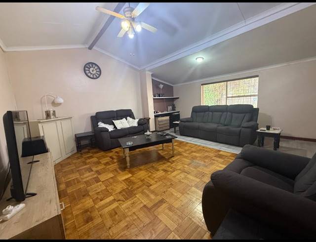 3 BEDROOM HOUSE FOR SALE IN VANDERBIJLPARK CE 2